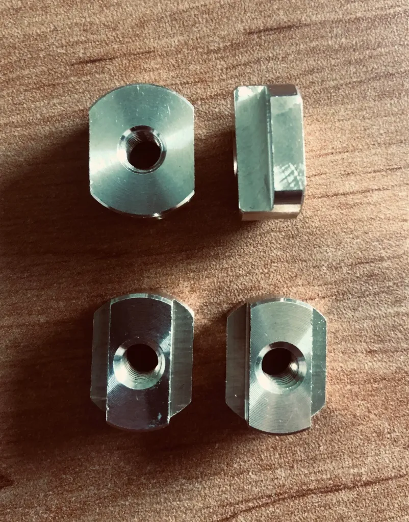 VISSERIE - Tnuts (M6, 20, TETE PLATE MAT KETOS)